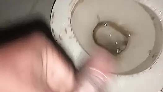 Bhabi ko dekhte hi mene toilet me Jake muth mare