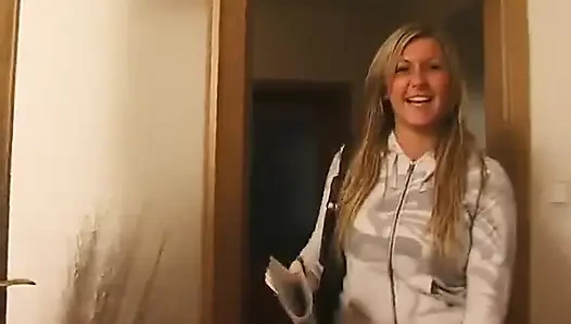 Amateur bitch shows everything!