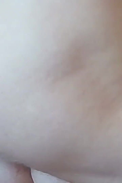 鸡巴让我达到高潮并射在我的阴户里