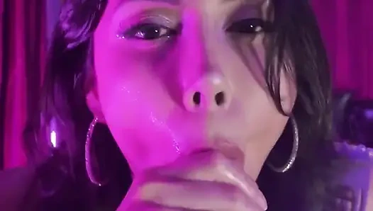 Vertikal: vip room ep.7: penari striptis seksi penelope suka memuaskan