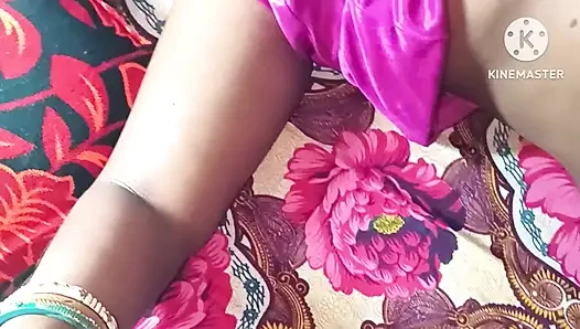 Hintli kadın mastürbasyon yapıyor
