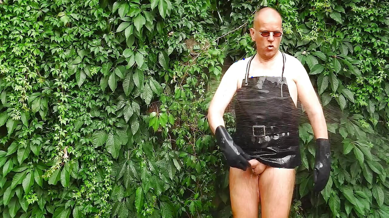 Horny Rubber Gardener 27 (Wet Play & Piss)