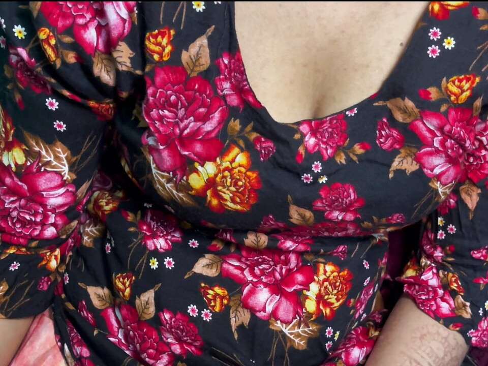 Bowdi não está feliz com o marido e é por isso que ela quer foder comigo