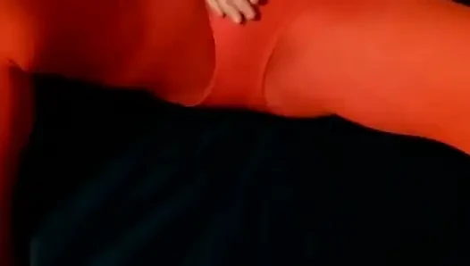 Gay cd, zayıf, yumurta, külotlu çorap ve leotarla mastürbasyon.