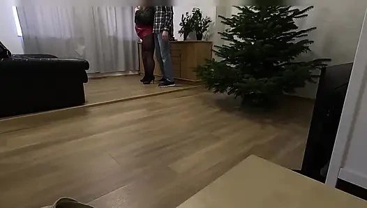 Eşi, kocasının bir komşuya olan sadakatsizliğini kaydetti