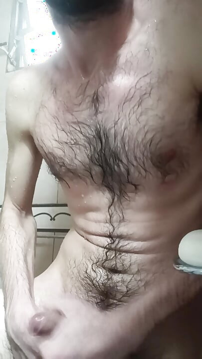 Petang Di Bilik Mandi