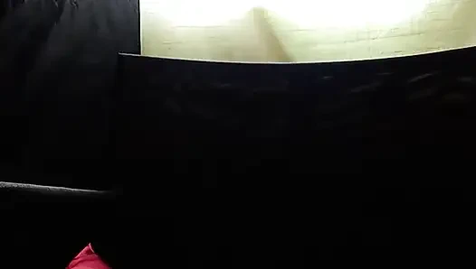 Blondine mit ihr spielt