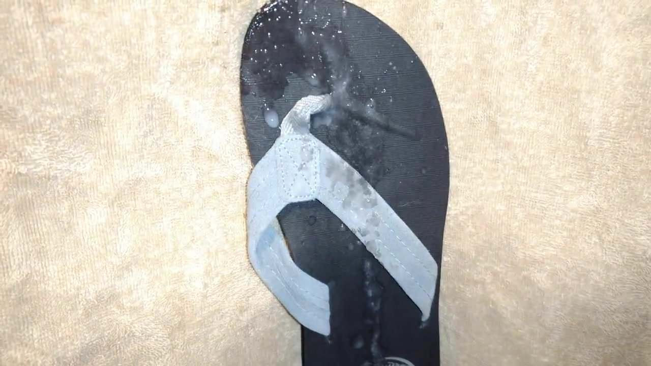 Explosive cumshot on used flip flop