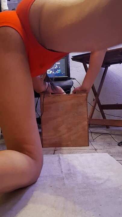 Skylova69 trans workout and gets horny