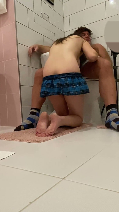 Mercedez Tais' 18-min Bathroom BJ: I Suck & Swallow My Chubby Step-dad's Small Cock Twice!