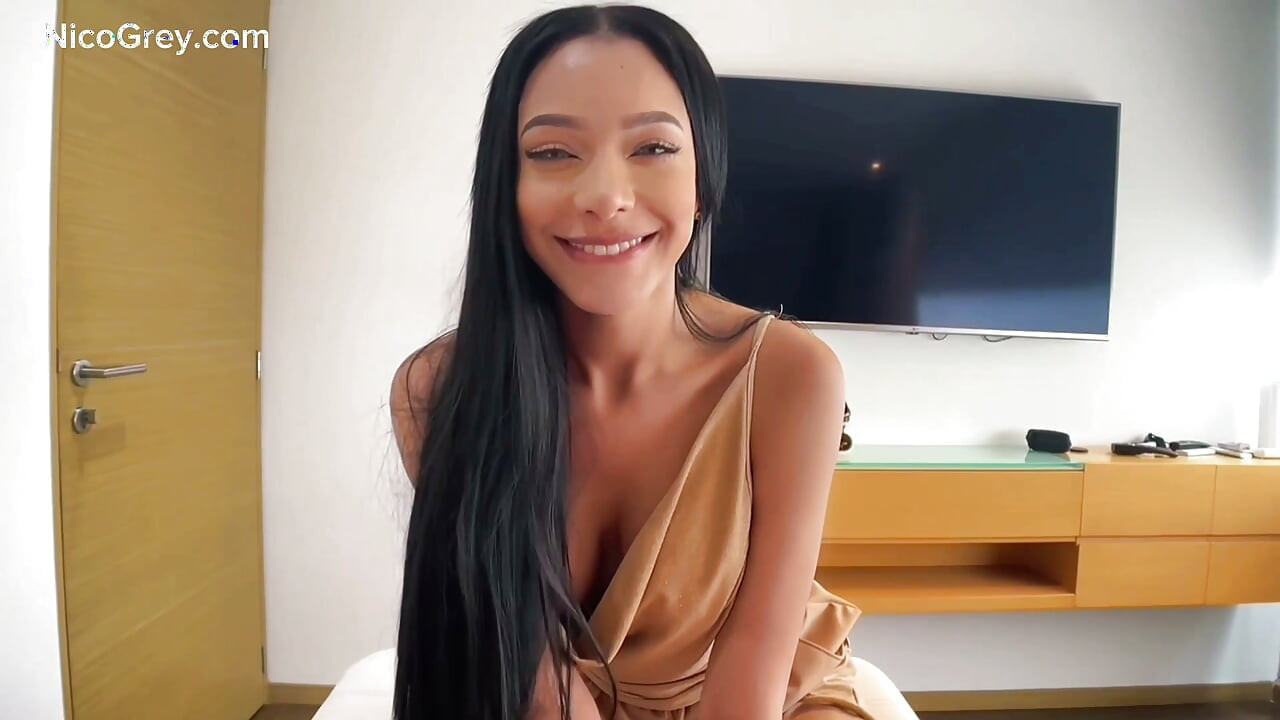 Első casting gyönyörű nagy mellű latin tinivel 18+ Rebecca Johnson - POV szex