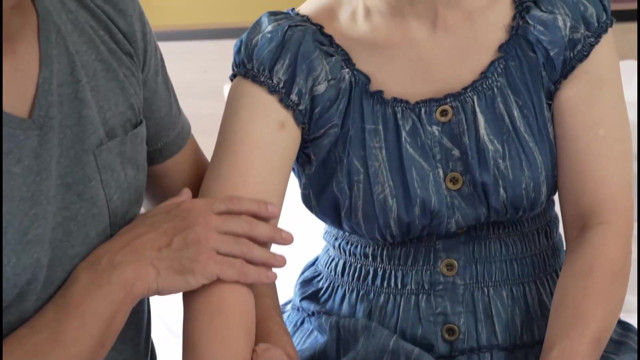 A Clean and Neat MILF Heals and Soothes, and Proceeds with Adultery in Love -2