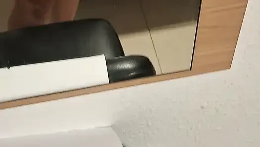 Примеряю мою новую одежду