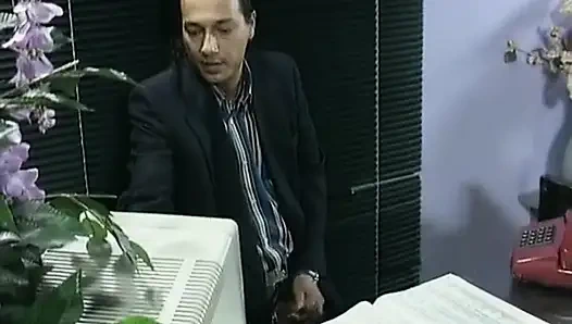 Memek sempit cewek jerman dientot habis-habisan sampai dicrot sperma hangat