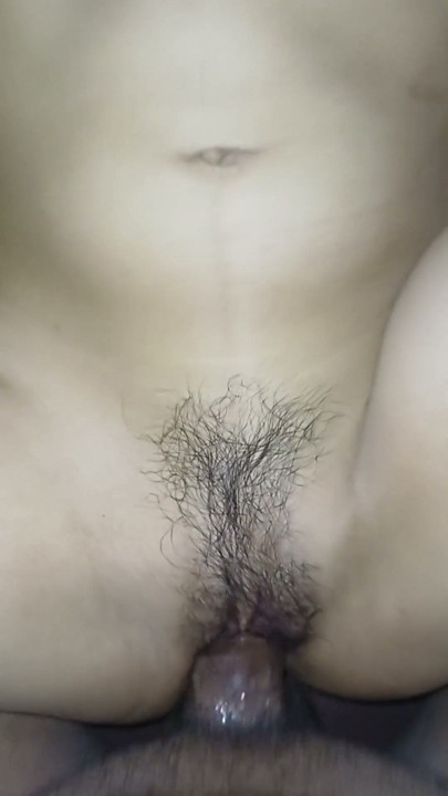 18-jährigi hyper Sex mit ihrer enge Fotze | Clip 1