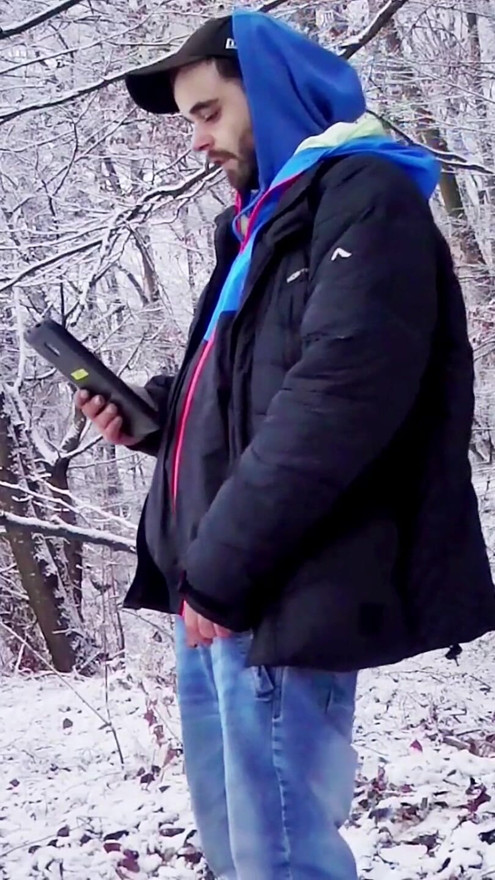 Masturbate in Outdoor in Winter