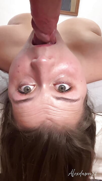 Tatăl vitreg a spus că băieții vor vrea să-mi fută fața, așa că mă antrenează