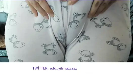 CAMELTOE - GESCHWOLLENE MUSCHI - REIBEN DER MUSCHI MIT SCHLAFANZUG
