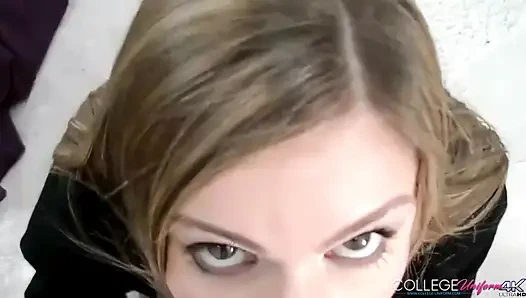 Stella cox siswi nakal lagi asik nyepong kontol