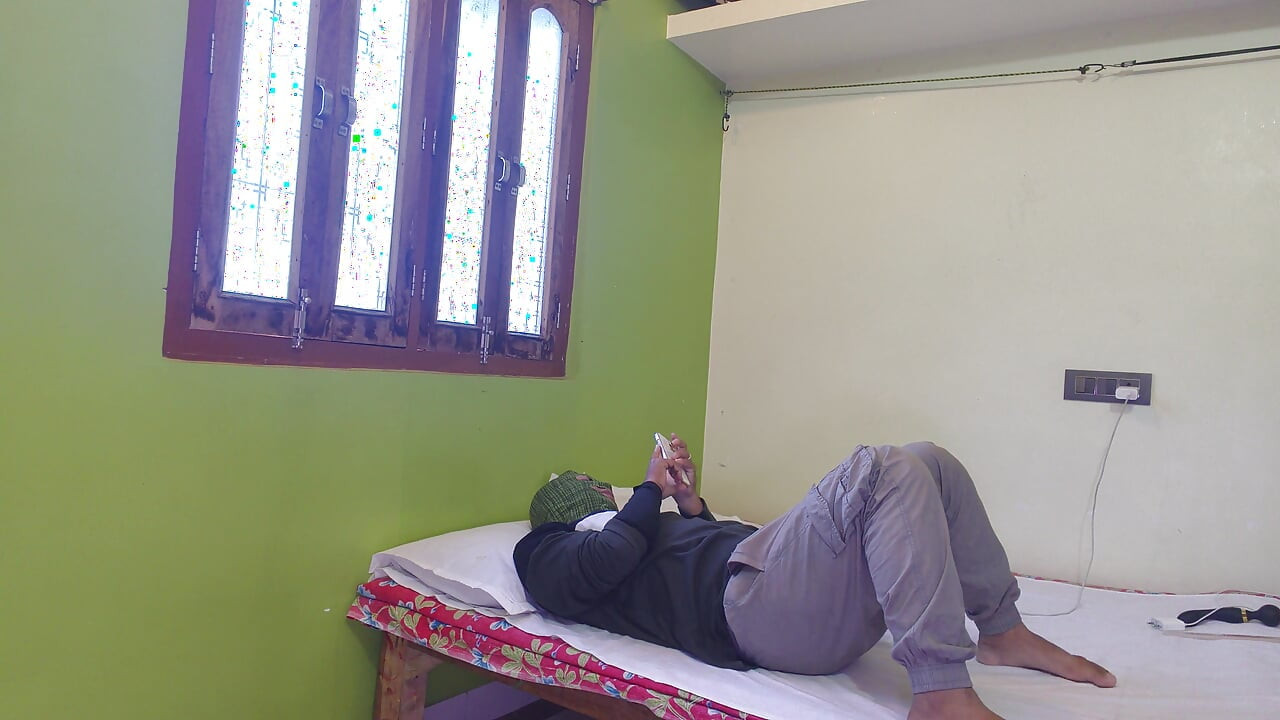 남친과 섹스하기 위해 개인실에 오는 발정난 인도 여대공