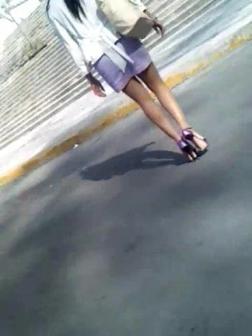 secretaria en minifalda