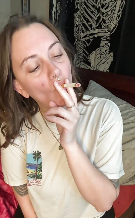 Virtual Smoking Sex, Riding POV and Drooling with Chery Trees