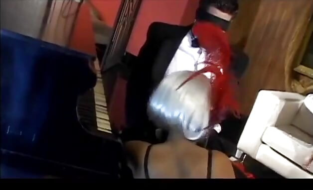 Barely legal babe gives a great blow job after getting her pussy tasted