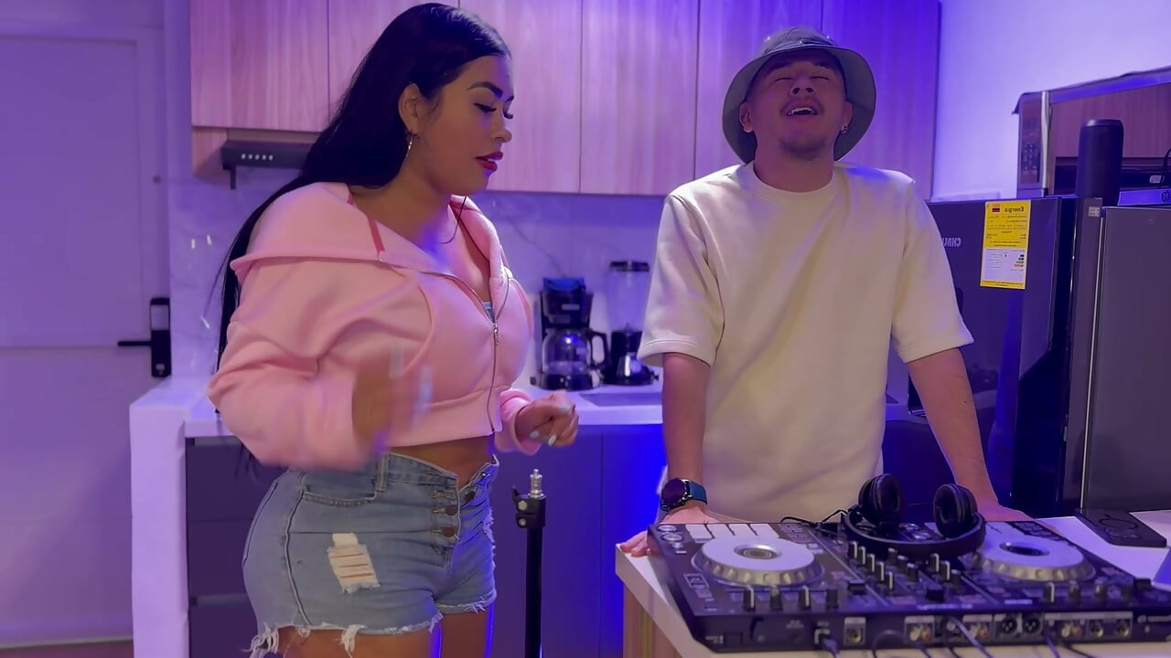 MILF Cuckolds Her Husband with Horny Puverto Dj - Lalucero
