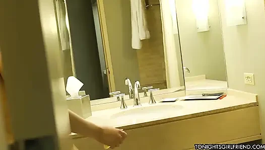 Kagney Linn Karter