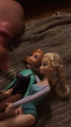 Anna and Elsa doll cum vid