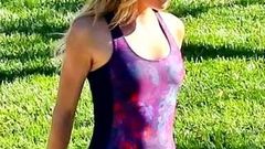 Kate Hudson foto durante le riprese di yoga