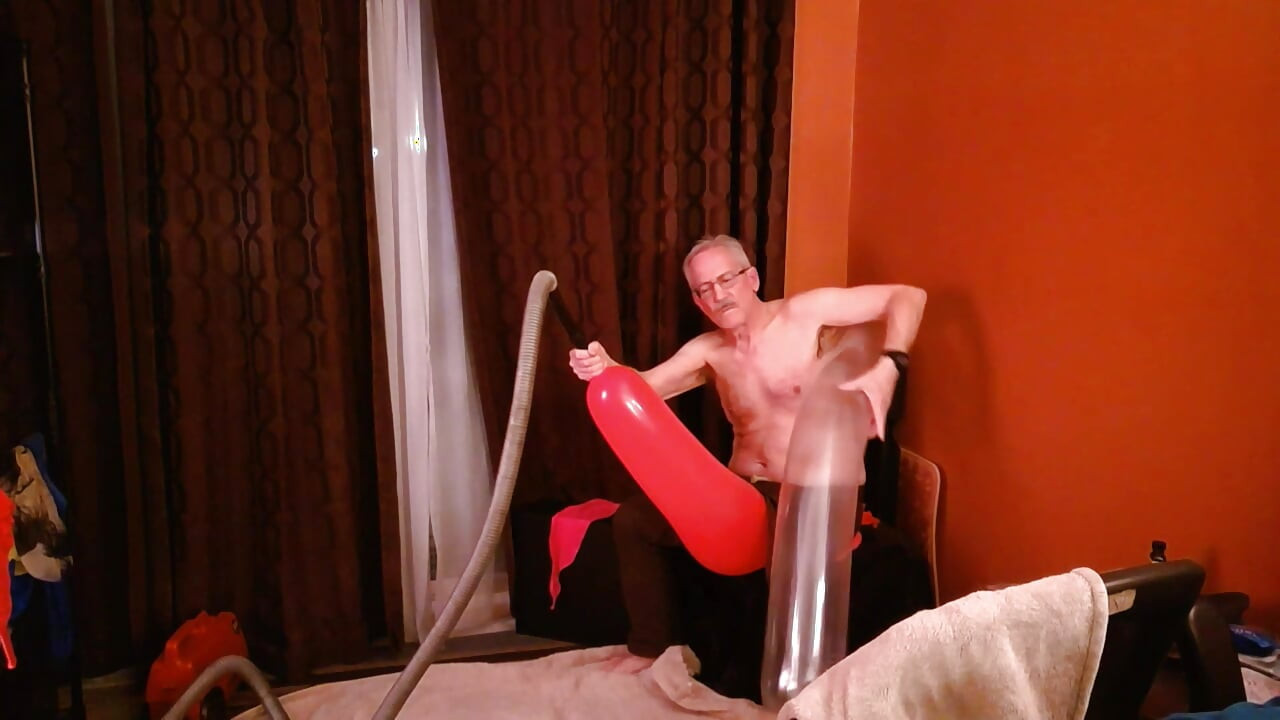 147) Belon gergasi dikongkek ayah nakal