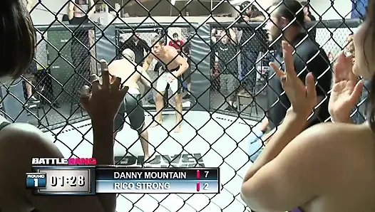 Büyük memeli büyük götlü yüzük kız büyük yarak kazananla sikişiyor