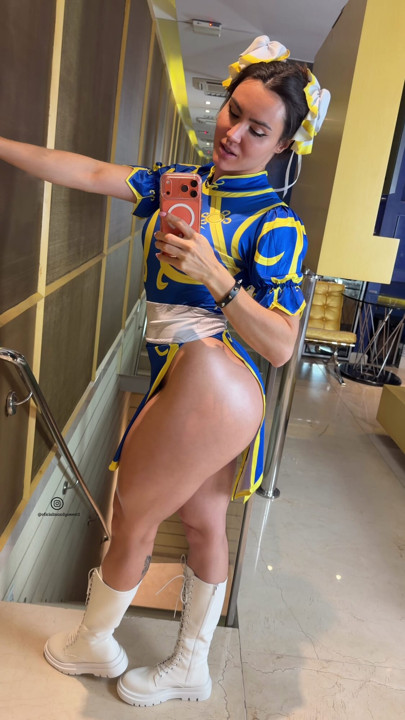 Chun-Li cosplay Mandy Sweet csak rajongók