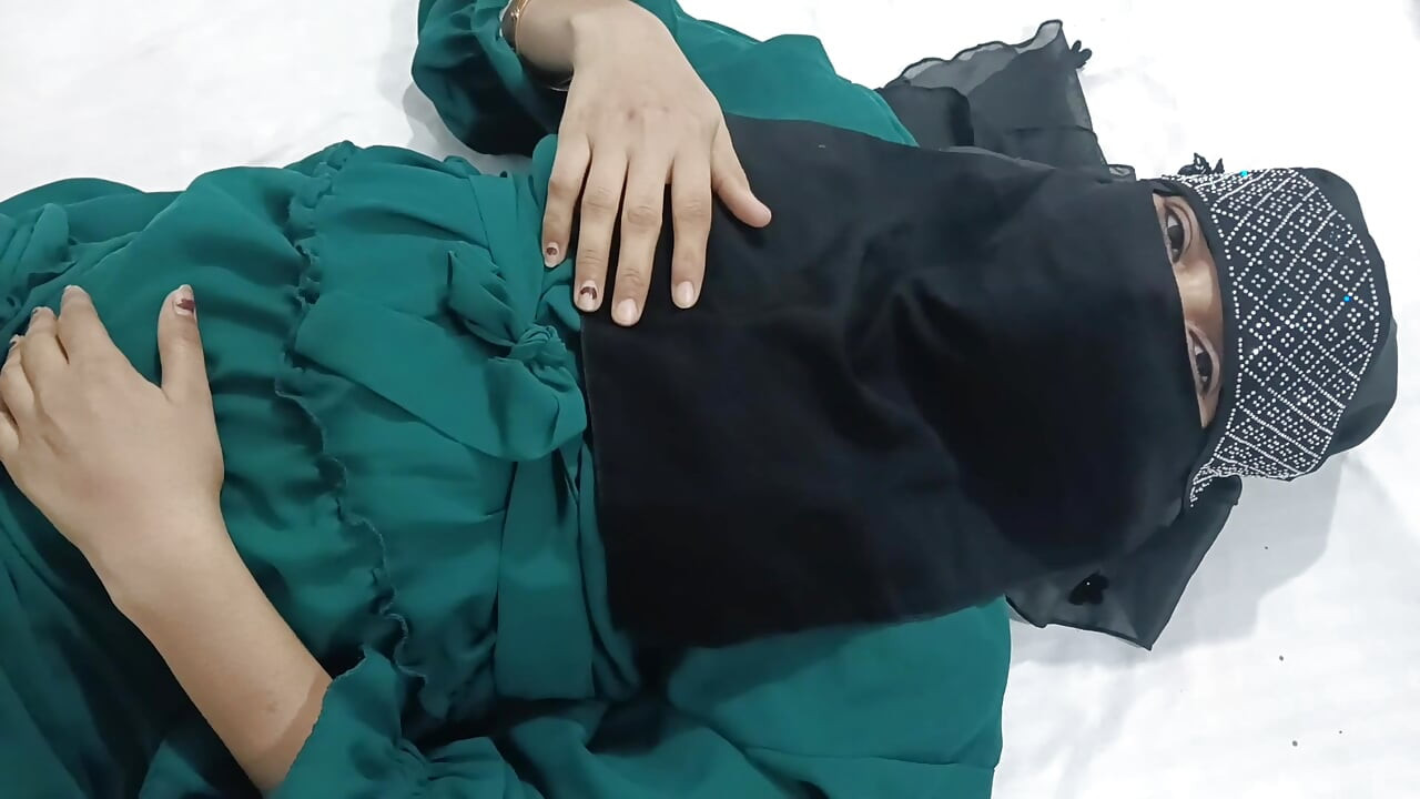 Muslim ladki ke rasile hotho ko chusa - kissing video