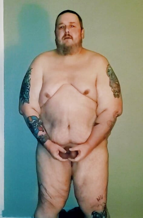 Showing off my superchubby body and ass