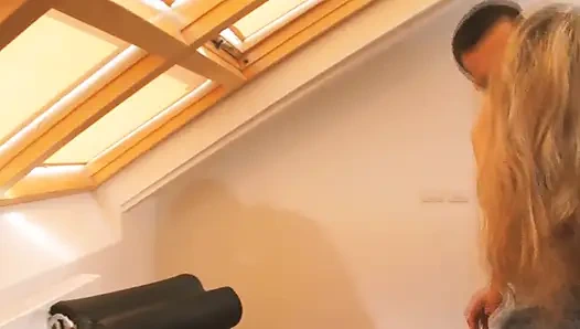 Сцена с великолепными крошками -3_Blonde крошка с большой задницей обожает трахаться в задницу