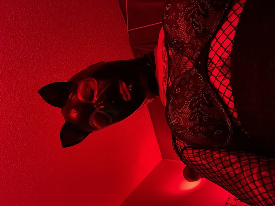 Watch my ass swallow a 24 inch dildo