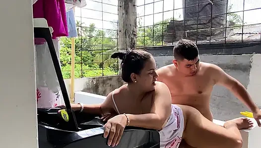 Üvey Anne, Üvey Babası Evde Yokken Üvey Oğluyla Seks Yapıyor