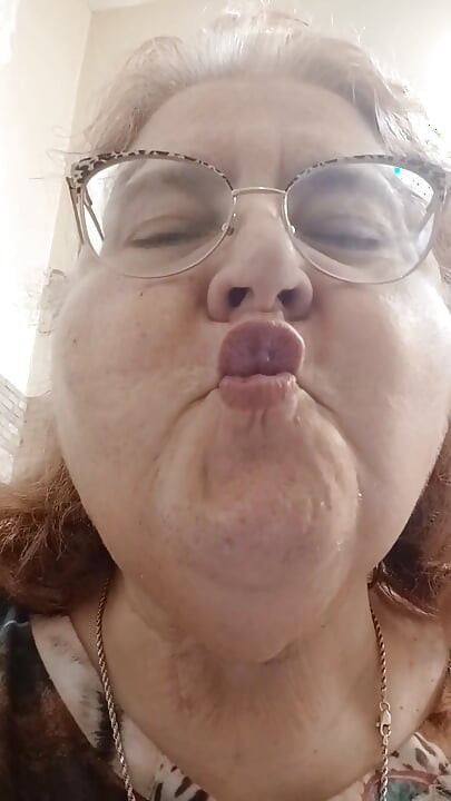Pedido clip alto beijando por si mesmo
