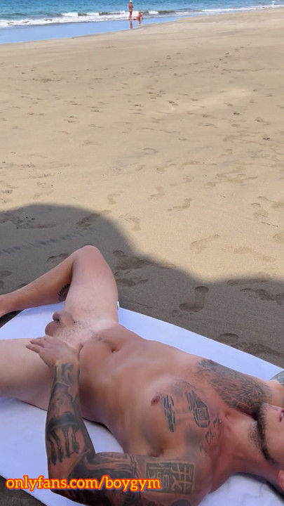 My cock in the public beach!