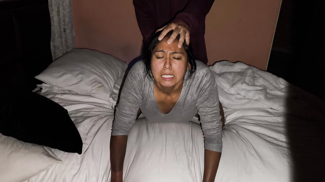 Please I don't want to anymore! The wife of the neighbor who ran away from home begs me