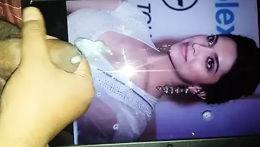 Deepika padukone göğüslerine boşalma