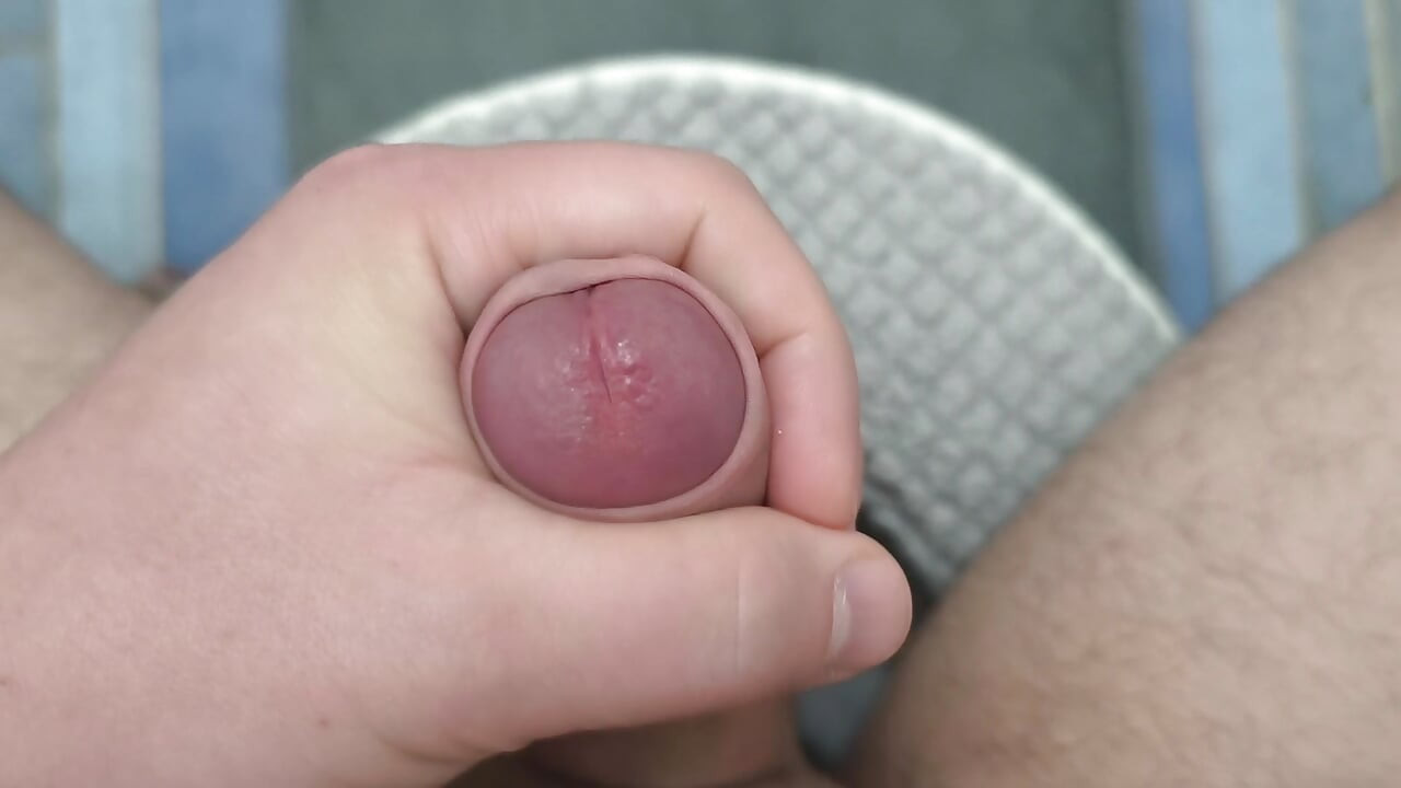 मैं अपने कोमल लंड को झटका और वीर्य निकालता हूं