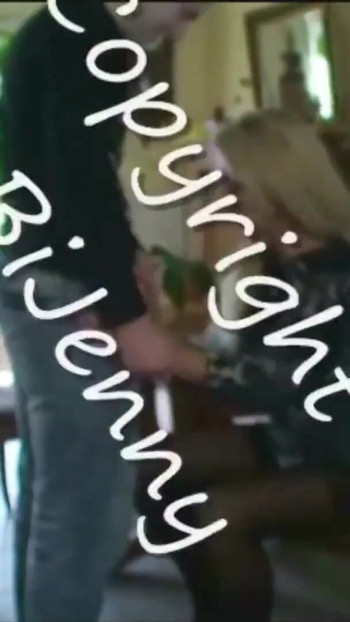 Památný okamžik od "NĚMECKÁ MILFka Jenny Svádí mladého neigbor chlapa do šukání"