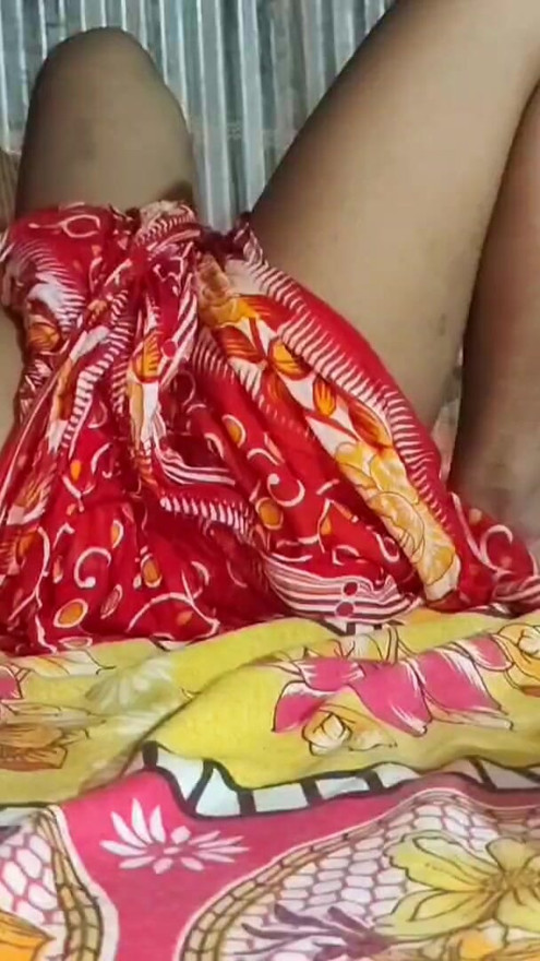 Sexy hot bhabhi and me new video enjoy friend | Clip 1