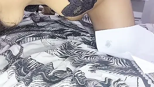 Dia mencoba perls anal dan mendapat orgasme