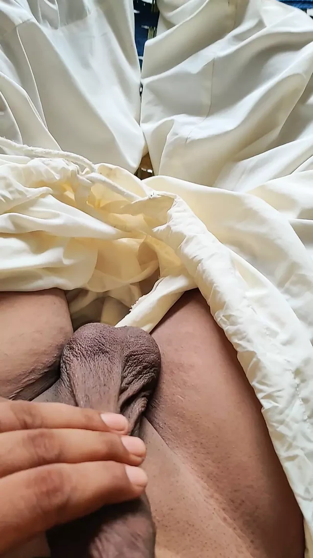 Hand Practice and wants Girl's pussy