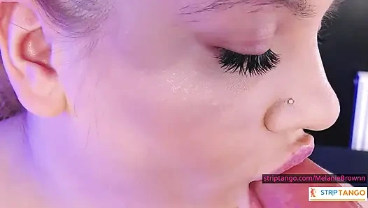 Pembicaraan kotor yang menyenangkan dimulai dari sini. Gadis asli lagi asik masturbasi, joi, kaki!