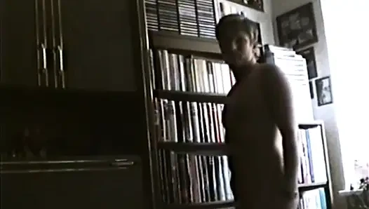 Aku bugil di video tua yang kutemukan